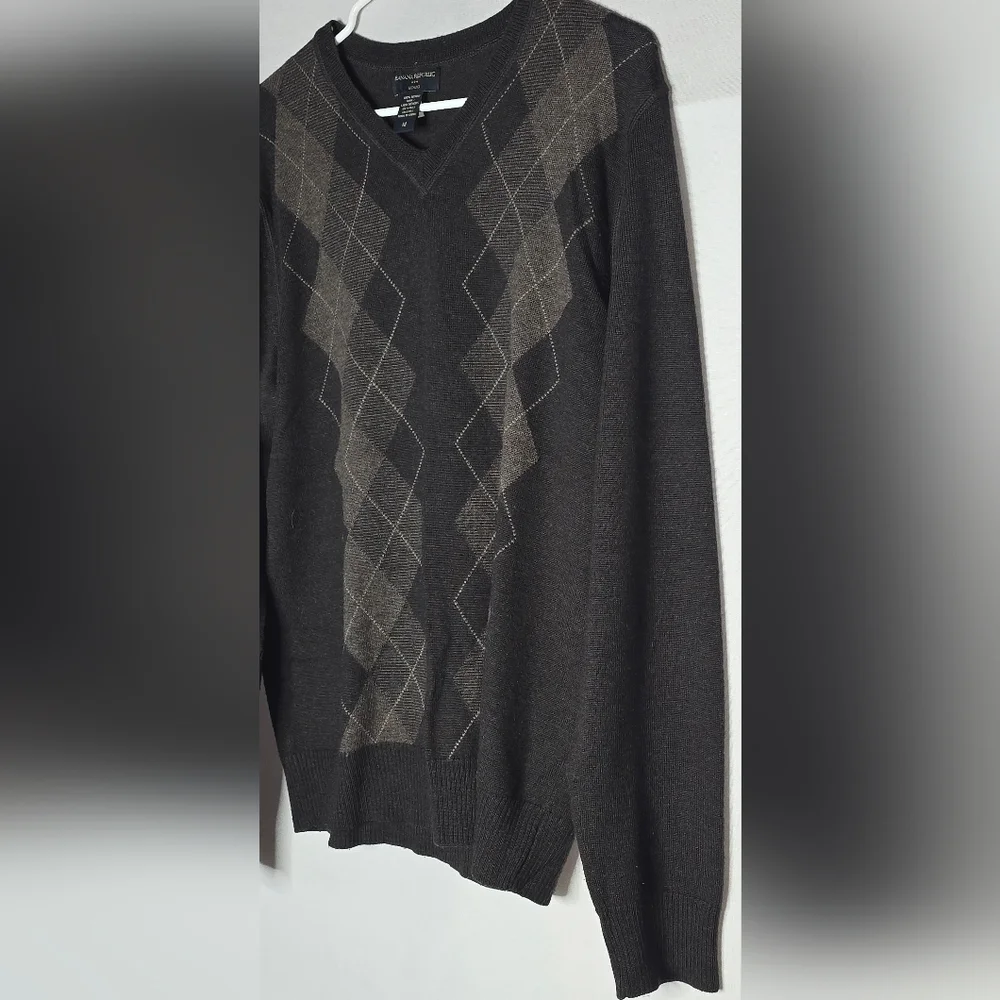 Banana Republic Men’s V neck Argyle Merino Wool Sweater Medium Brown